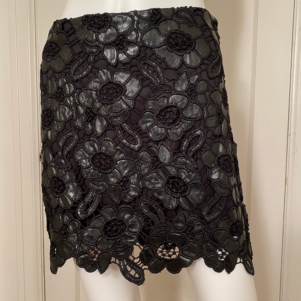 PINK BEE Skirt